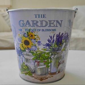 Garden Metal Bucket